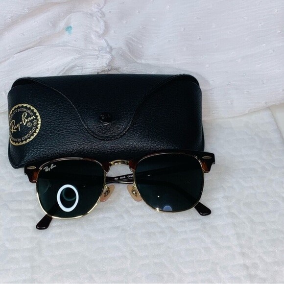 frame Ray-Ban RB3016 Clubmaster Classic Sunglasses, unisex with a Ray-Ban case. - Picture 3 of 10